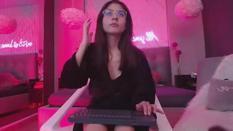 Snapshot of maddy_kind chatting on July 2026 03:56:02 AM maddy_kind online show from July 2026 03:56:02 AM