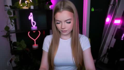 Snapshot of maddy_moah chatting on April 2026 11:32:01 AM maddy moah online show from April 2026 11:32:01 AM