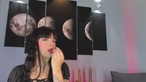 Snapshot of maddy_walker chatting on December 2024 08:27:01 PM Maddy online show from December 2024 08:27:01 PM