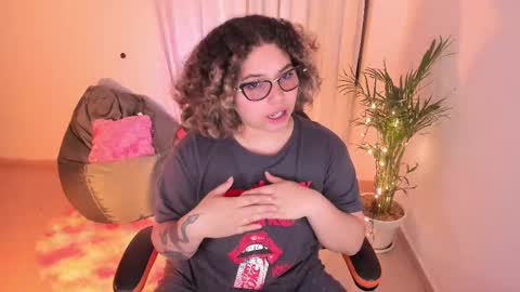 madelaine_taylor online show from January 2025 04:07:01 AM