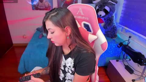 Snapshot of madeleine_shinobi chatting on January 2025 09:11:02 PM Emily Only Fans online show from January 2025 09:11:02 PM