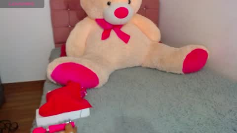 Snapshot of madelen_2 chatting on April 2026 08:35:02 PM madelen_2 online show from April 2026 08:35:02 PM