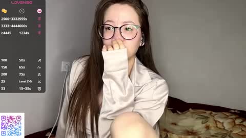 Snapshot of madelinemaylove chatting on April 2026 02:48:02 PM Yoko online show from April 2026 02:48:02 PM