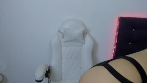 madelinesquit online show from May 2026 07:10:02 PM