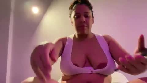 madellein online show from February 2026 12:53:01 AM