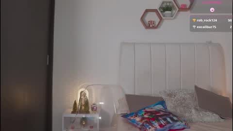 Valentina   1030   530  -  online show from December 2025 04:52:01 AM