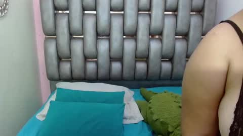 M A D I S O N online show from October 2025 12:19:01 PM