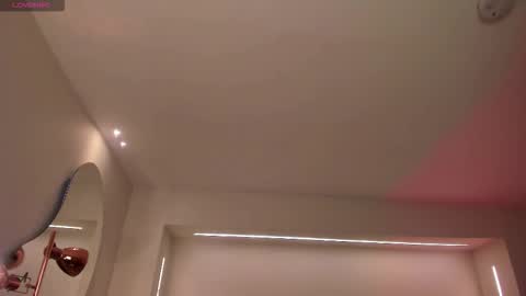 Maddi Collins online show from November 2025 11:45:01 AM