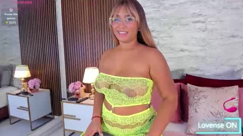 madisonhunterr_ online show from October 2025 08:11:02 PM