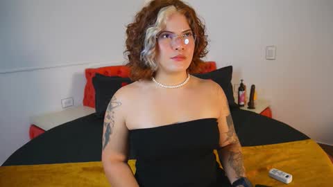 Maddison online show from November 2025 06:41:02 PM