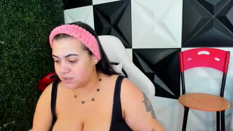 Snapshot of mady_muse chatting on February 2026 09:58:01 AM MADY online show from February 2026 09:58:01 AM