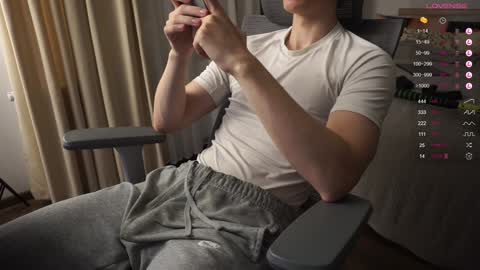 Mike XMaestro 3369 online show from December 2024 07:11:02 PM