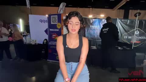 Meaves online show from November 2025 08:18:01 PM