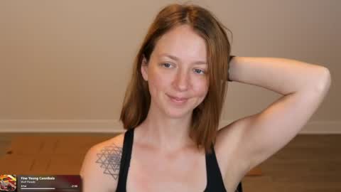 Snapshot of maevivant chatting on April 2026 02:27:01 AM Mae online show from April 2026 02:27:01 AM