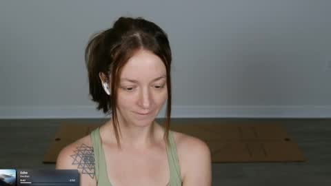 Snapshot of maevivant chatting on April 2026 12:39:01 AM Mae online show from April 2026 12:39:01 AM