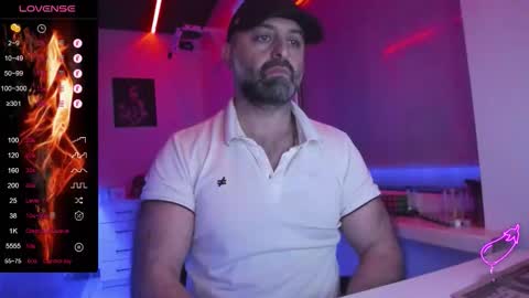 Snapshot of magabear chatting on February 2026 12:07:01 AM Magabear online show from February 2026 12:07:01 AM