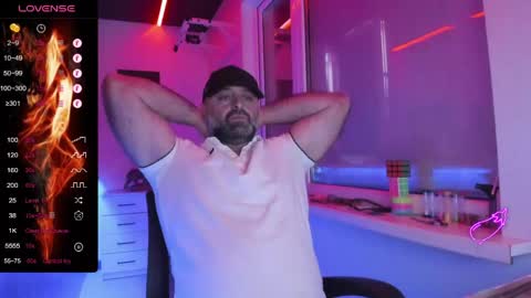 Snapshot of magabear chatting on April 2026 10:28:01 AM Magabear online show from April 2026 10:28:01 AM