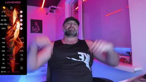 Snapshot of magabear chatting on April 2026 09:53:02 PM Magabear online show from April 2026 09:53:02 PM