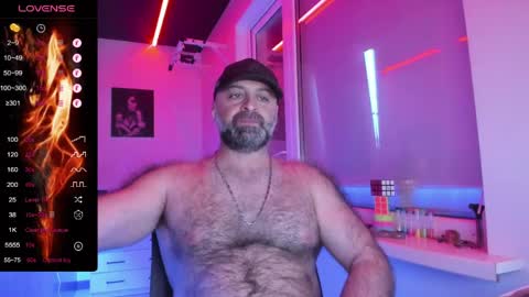 Snapshot of magabear chatting on May 2026 11:44:01 PM Magabear online show from May 2026 11:44:01 PM