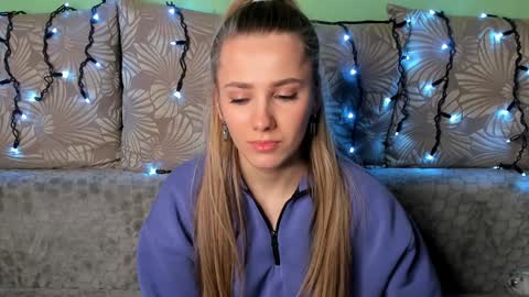 Maggie online show from January 2025 02:04:01 AM