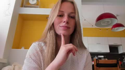 Snapshot of magic_couple13 chatting on June 2026 01:33:01 PM Alice online show from June 2026 01:33:01 PM
