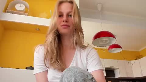 Snapshot of magic_couple13 chatting on July 2026 01:40:02 PM Alice online show from July 2026 01:40:02 PM