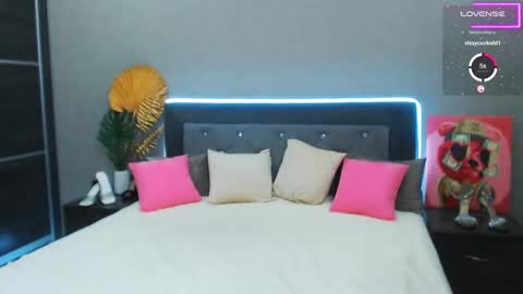 Hypnotizing online show from December 2024 07:58:01 AM