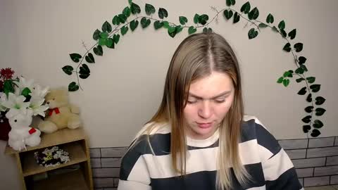 magic_katarina_ online show from December 2024 12:22:01 PM