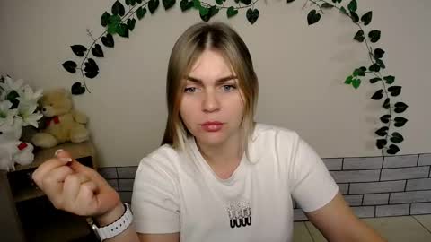 magic_katarina_ online show from December 2024 09:44:01 AM