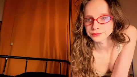 Mikky or Moon online show from April 2026 08:22:01 PM