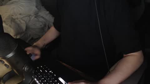 Snapshot of magicjawn chatting on January 2025 03:02:02 AM magicjawn online show from January 2025 03:02:02 AM