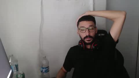 Snapshot of magicjawn chatting on October 2025 08:10:01 PM magicjawn online show from October 2025 08:10:01 PM