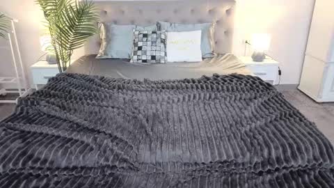 Snapshot of magicpeachhs chatting on March 2026 04:10:01 PM Emily online show from March 2026 04:10:01 PM