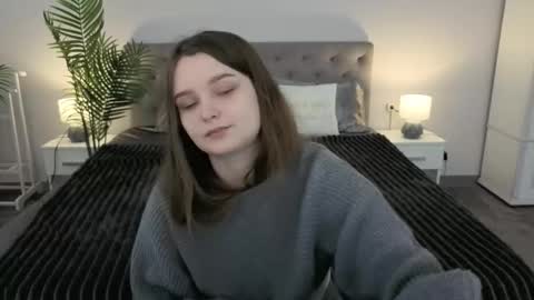 Snapshot of magicpeachhs chatting on March 2026 06:50:02 AM Emily online show from March 2026 06:50:02 AM