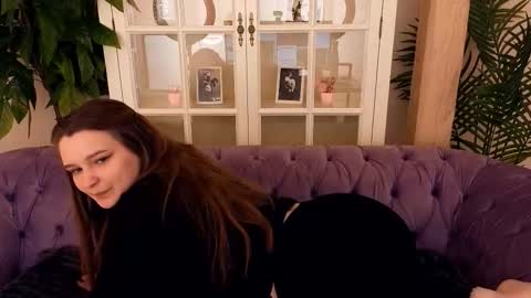 Snapshot of magicpeachhs chatting on March 2026 09:47:02 PM Emily online show from March 2026 09:47:02 PM