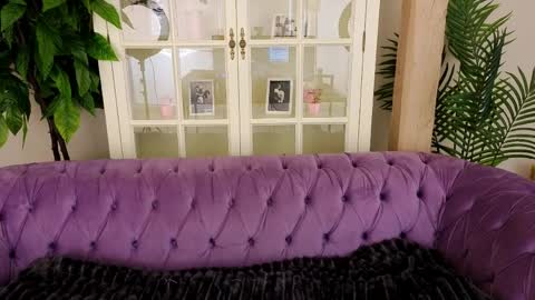 Snapshot of magicpeachhs chatting on April 2026 06:00:02 AM Emily online show from April 2026 06:00:02 AM