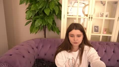Snapshot of magicpeachhs chatting on May 2026 12:22:02 PM Emily online show from May 2026 12:22:02 PM