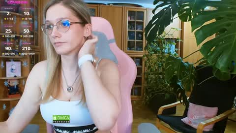 Nicole online show from January 2025 04:25:02 AM