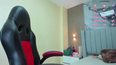 magievans1 online show from November 2025 12:11:02 PM