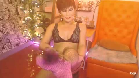 Snapshot of magnificentlydevilqueen chatting on June 2026 08:01:02 AM MagnificentlyDEVILQueen online show from June 2026 08:01:02 AM