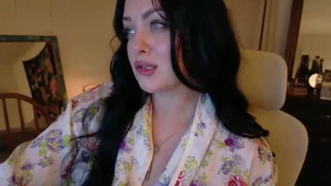 Snapshot of magnolia_jane chatting on April 2026 04:57:01 AM Magnolia Maggie Maggie Jane online show from April 2026 04:57:01 AM