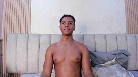 Snapshot of magnusking_ chatting on May 2026 03:45:02 AM Magnus King online show from May 2026 03:45:02 AM