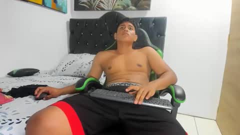 Snapshot of magnust_miller_ chatting on April 2026 02:12:02 AM M A G N U S T online show from April 2026 02:12:02 AM