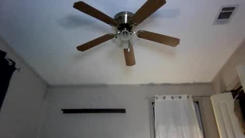 Kaye online show from November 2025 07:56:01 AM