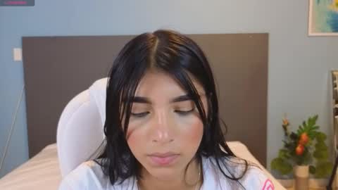 Maiaa Ruiz  online show from December 2024 01:22:02 PM