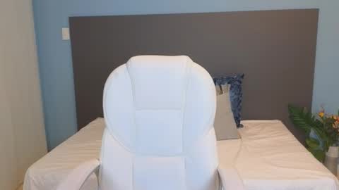 Maiaa Ruiz  online show from February 2025 04:15:01 PM