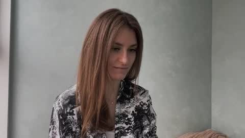 Snapshot of maiabarthe chatting on April 2026 08:12:02 AM M I A online show from April 2026 08:12:02 AM