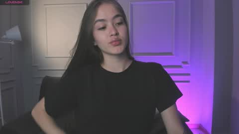  Maia  online show from October 2025 05:34:01 PM