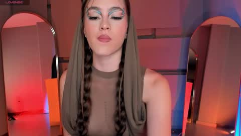  Maia  online show from October 2025 07:34:02 PM