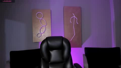  Maia  online show from October 2025 07:14:02 PM